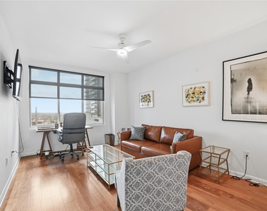 54 Rainey St - Photo Thumbnail 22