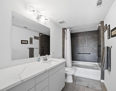 54 Rainey St - Photo Thumbnail 21