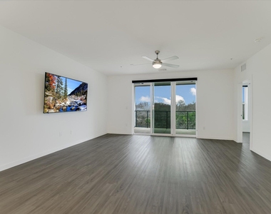 4801 Springdale Rd - Photo Thumbnail 3