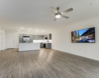 4801 Springdale Rd - Photo Thumbnail 2