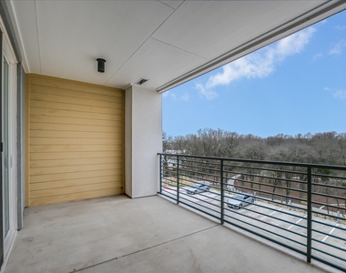 4801 Springdale Rd - Photo Thumbnail 8