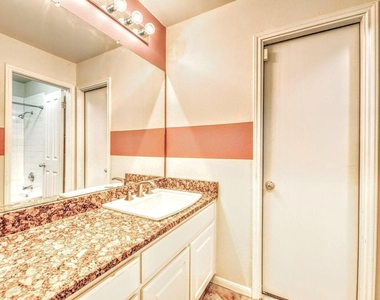 10928 Bexley Ln - Photo Thumbnail 15