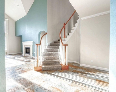 10928 Bexley Ln - Photo Thumbnail 3