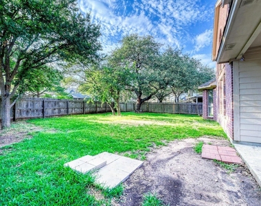 10928 Bexley Ln - Photo Thumbnail 24