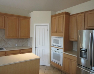3908 Michael Neill Dr - Photo Thumbnail 8