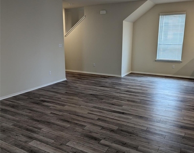 98 Pacific Loon St - Photo Thumbnail 5