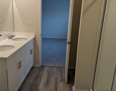 98 Pacific Loon St - Photo Thumbnail 16