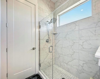 2050 Lohmans Spur Rd - Photo Thumbnail 11