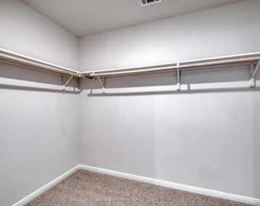 109 Bethpage Dr - Photo Thumbnail 20
