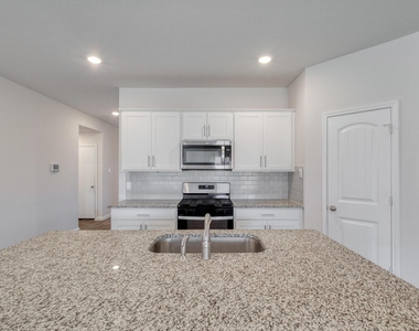 109 Bethpage Dr - Photo Thumbnail 12