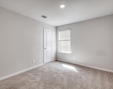 109 Bethpage Dr - Photo Thumbnail 23