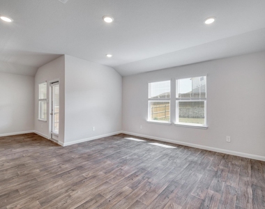 109 Bethpage Dr - Photo Thumbnail 6