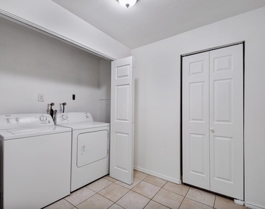 430 Beryl Dr - Photo Thumbnail 11