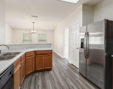 9724 Copper Creek Dr - Photo Thumbnail 9