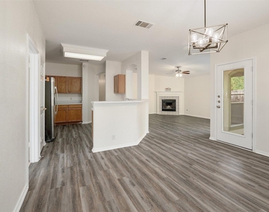9724 Copper Creek Dr - Photo Thumbnail 7
