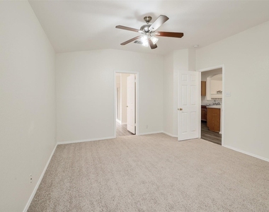 9724 Copper Creek Dr - Photo Thumbnail 13