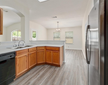 9724 Copper Creek Dr - Photo Thumbnail 10