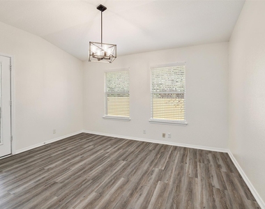 9724 Copper Creek Dr - Photo Thumbnail 6