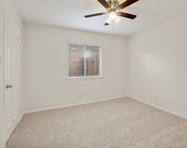 9724 Copper Creek Dr - Photo Thumbnail 19