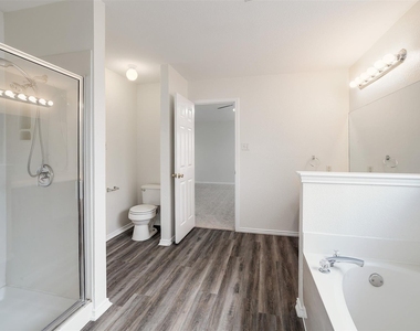 9724 Copper Creek Dr - Photo Thumbnail 16