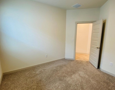 10917 Tildon Ave - Photo Thumbnail 15