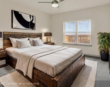 10917 Tildon Ave - Photo Thumbnail 3