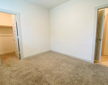 10917 Tildon Ave - Photo Thumbnail 20