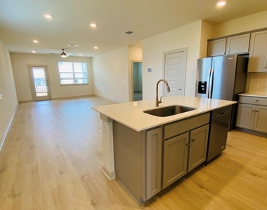 10917 Tildon Ave - Photo Thumbnail 8
