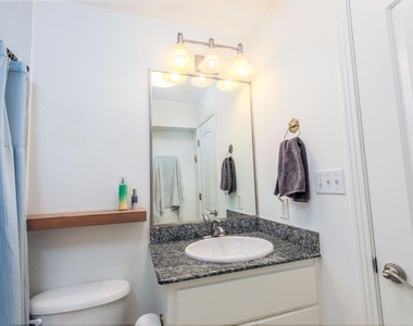 1422 Collier St - Photo Thumbnail 7