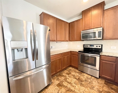 213 Connor Elkins Dr - Photo Thumbnail 3