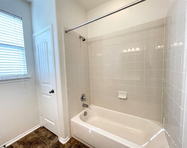 213 Connor Elkins Dr - Photo Thumbnail 14