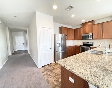 213 Connor Elkins Dr - Photo Thumbnail 4