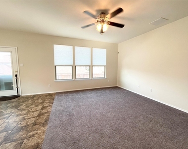 213 Connor Elkins Dr - Photo Thumbnail 6