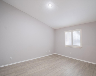 8200 Neely Dr - Photo Thumbnail 8