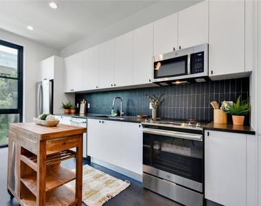 800 Embassy Dr - Photo Thumbnail 1
