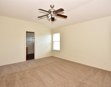 3305 Stonewall Dr - Photo Thumbnail 11