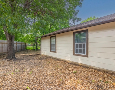 2520 Bitter Creek Dr - Photo Thumbnail 23