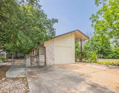 2520 Bitter Creek Dr - Photo Thumbnail 19