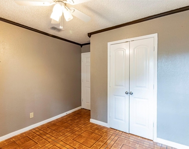 2520 Bitter Creek Dr - Photo Thumbnail 12