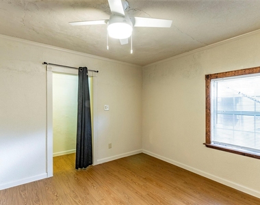 2520 Bitter Creek Dr - Photo Thumbnail 15