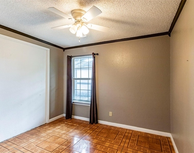 2520 Bitter Creek Dr - Photo Thumbnail 11