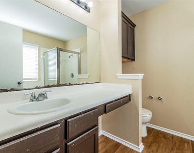 207 Mitchell Dr - Photo Thumbnail 13