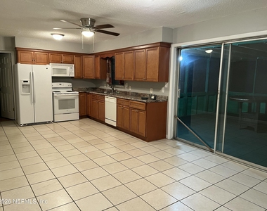127 Crestwood Avenue - Photo Thumbnail 7