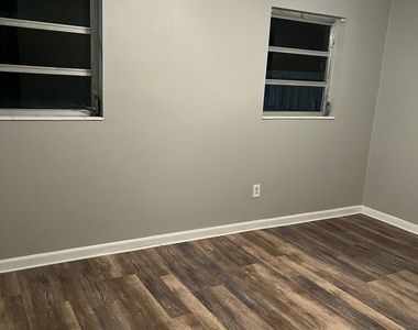 127 Crestwood Avenue - Photo Thumbnail 12