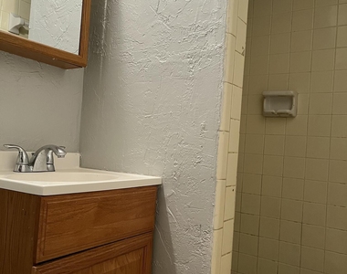 127 Crestwood Avenue - Photo Thumbnail 11