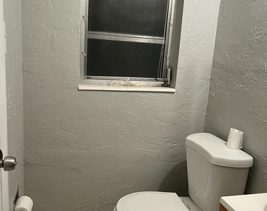 127 Crestwood Avenue - Photo Thumbnail 10