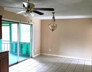 127 Crestwood Avenue - Photo Thumbnail 4