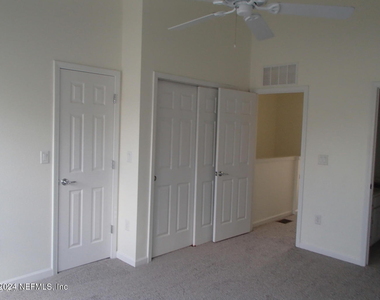 8125 Summergate Court - Photo Thumbnail 14