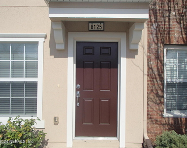 8125 Summergate Court - Photo Thumbnail 2