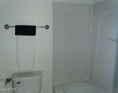 8125 Summergate Court - Photo Thumbnail 16
